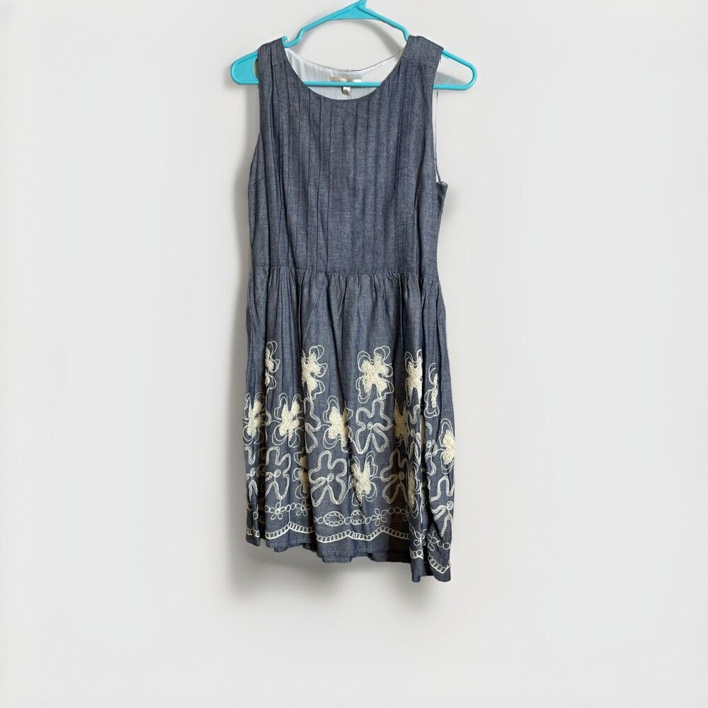 Sleeveless Dress Skies Are Blue Women’s Size Small Blue Embroidered Flowers